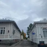 Appartamento Mukava Saunallinen Kaksio Omalla Sisaeaenkaeynnillae Ja Ilmaisella Autopaikalla *