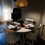 Mukava Saunallinen Kaksio Omalla Sisäänkäynnillä Ja Ilmaisella Autopaikalla Huoneisto
