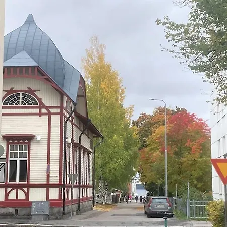 Mukava Saunallinen Kaksio Omalla Sisaeaenkaeynnillae Ja Ilmaisella Autopaikalla Kuopio