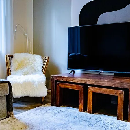 Apartamento Mukava Saunallinen Kaksio Omalla Sisaeaenkaeynnillae Ja Ilmaisella Autopaikalla