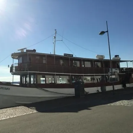 Mukava Saunallinen Kaksio Omalla Sisaeaenkaeynnillae Ja Ilmaisella Autopaikalla *